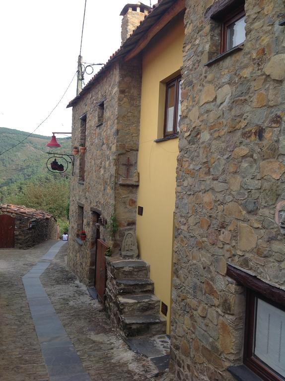 Vila Patio Do Xisto Gondramaz Exteriér fotografie